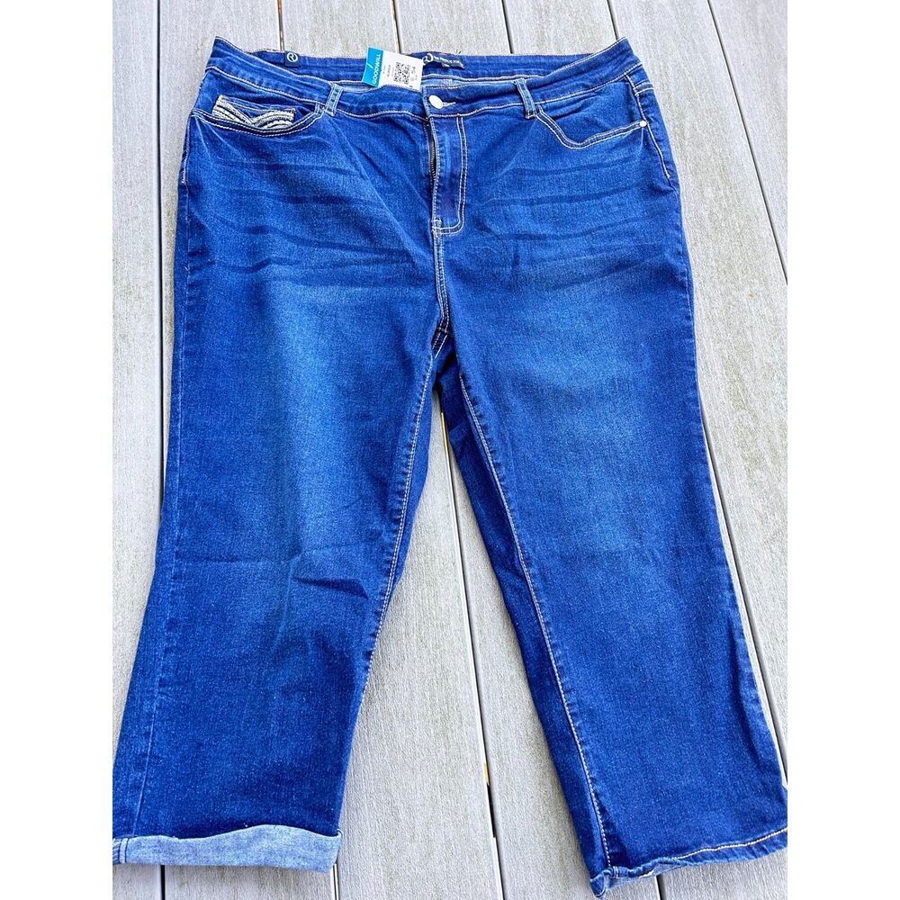 Ruby Women Dark Wash Cuffed Denim Capri Jeans
